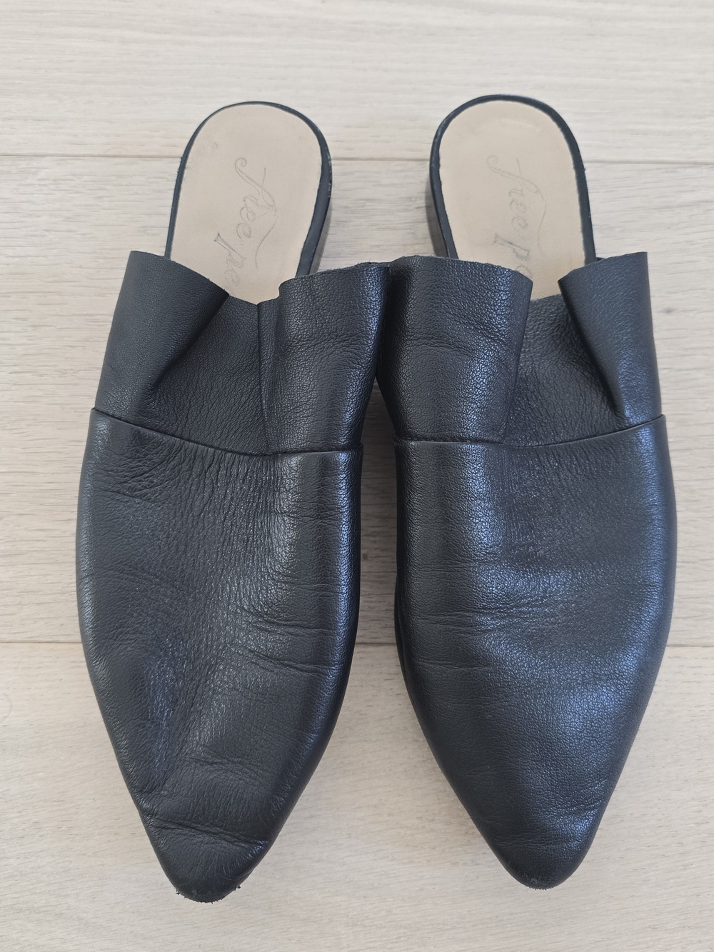 Free People Black 100% Leather Pointed Mule Slides Size 39 8.5 9